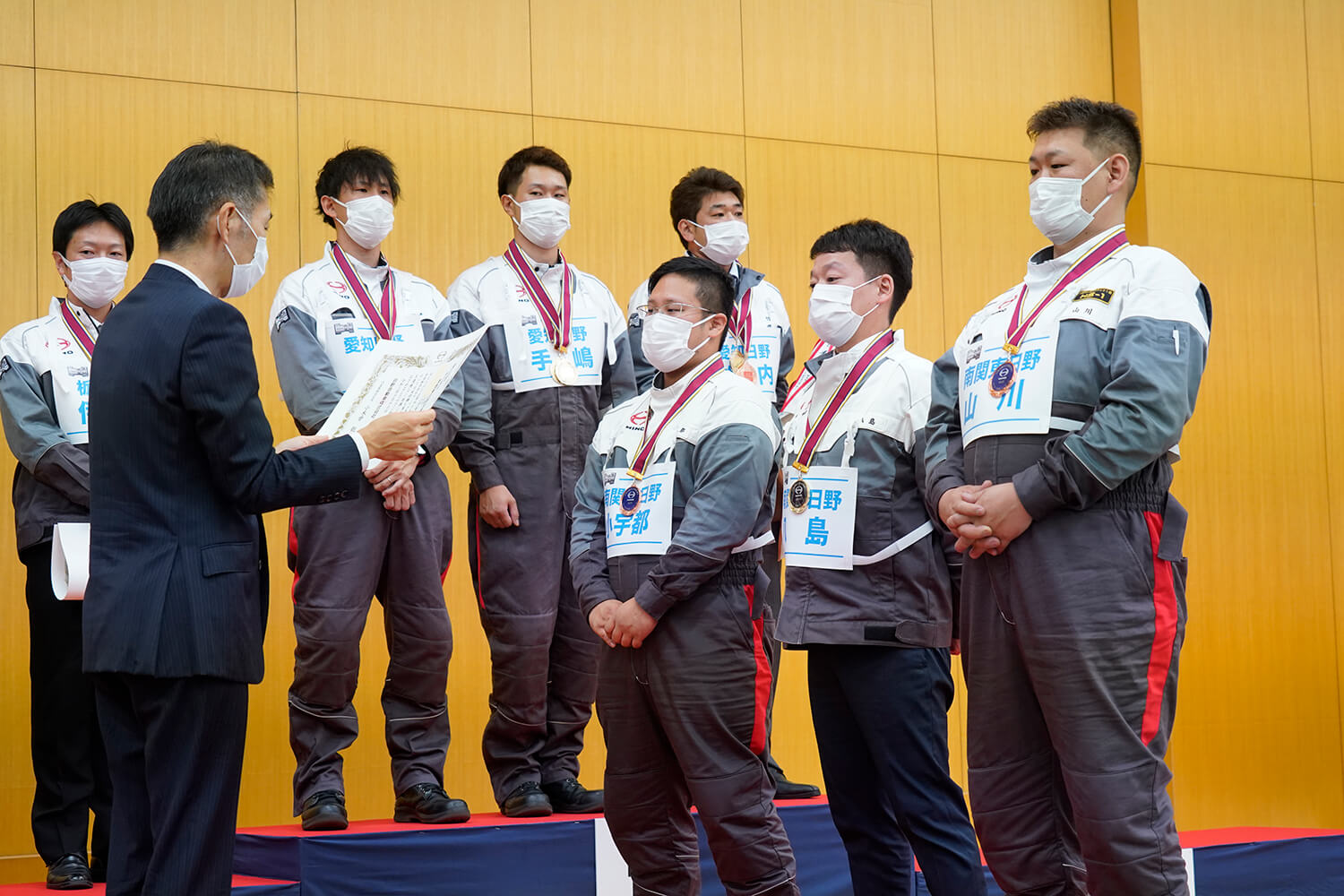出場選手の集合写真